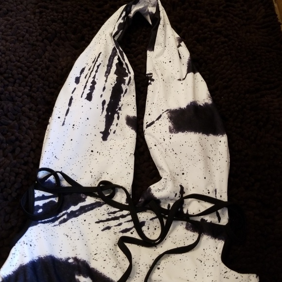 Swimsuit - Picture 2 of 3